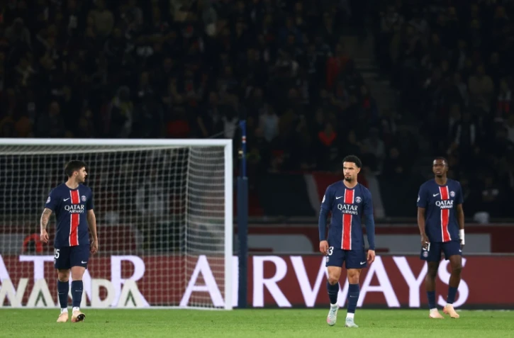 Les Parisiens Lucas Beraldo, Warren Zaïre-Emery et Willian Pacho lors de la défaite du PSG contre l'OGC Nice (1-3) pour la 31e journée de Ligue 1 au Parc des Princes le 25 avril 2025