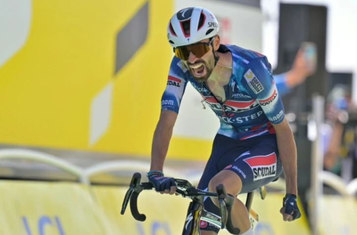 Valentin Paret-Peintre s'impose lors de la 16e étape du Tour de France, au Mont Ventoux, le 22 juillet 2025