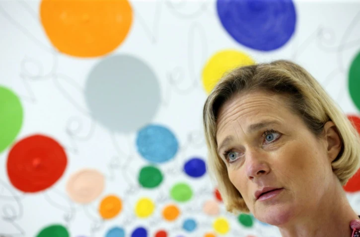 L'artiste belge Delphine Boël, fille illégitime de l'ancien roi Albert II, le 15 août 2020 dans la galerie de Guy Pieters, à Knokke, en Belgique