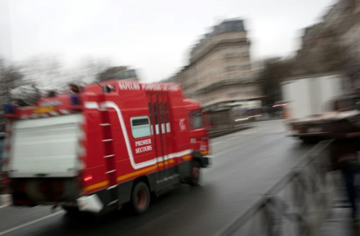 Un homme a été grièvement blessé à Paris par un réverbère tombé suite à la chute d'un arbre