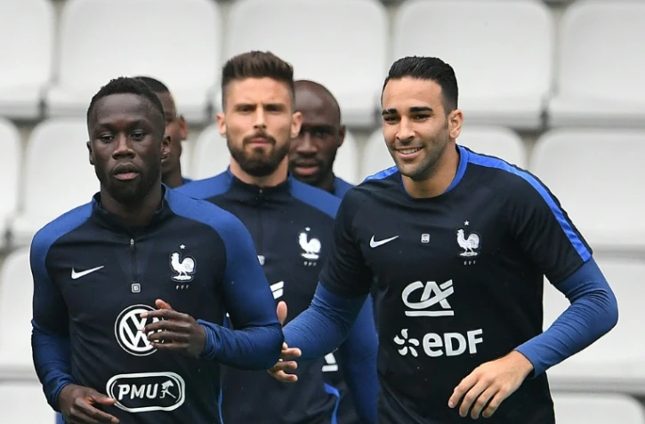 Les Français Bacary Sagna, Olivier Giroud et Adil Rami lors d'un entraînement le 29 mai 2016 à La Beaujoire
