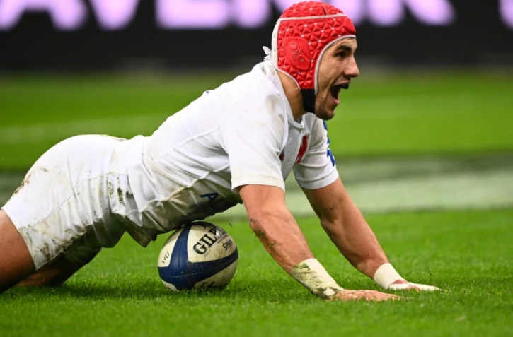 L'ailier Gabin Villière auteur d'un essai lors du match de groupes de la Coupe d'automne des Nations contre l'Italie, au Stade de France, le 28 novembre 2020
