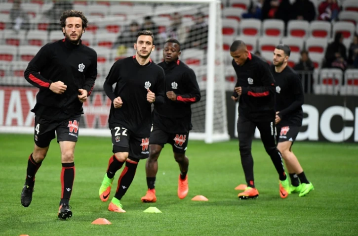 Les joueurs niçois à l'échauffement, le 24 février 2017 à l'Allianz Riviera