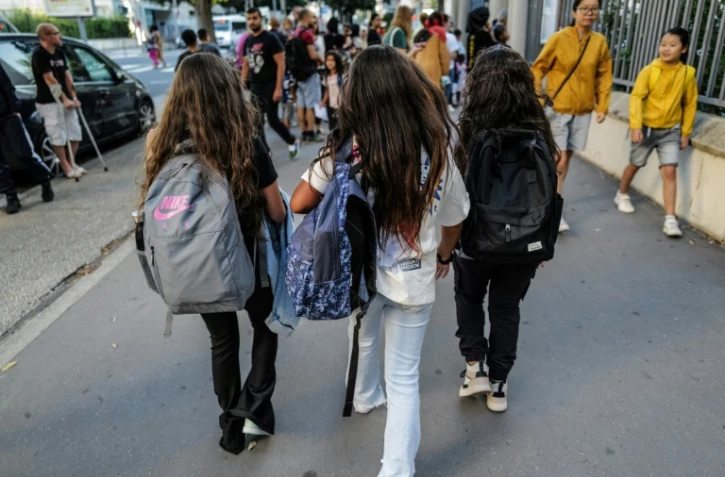 Des élèves font leur rentrée à l'école primaire Aristide Briand de Lyon, le 1er septembre 2022