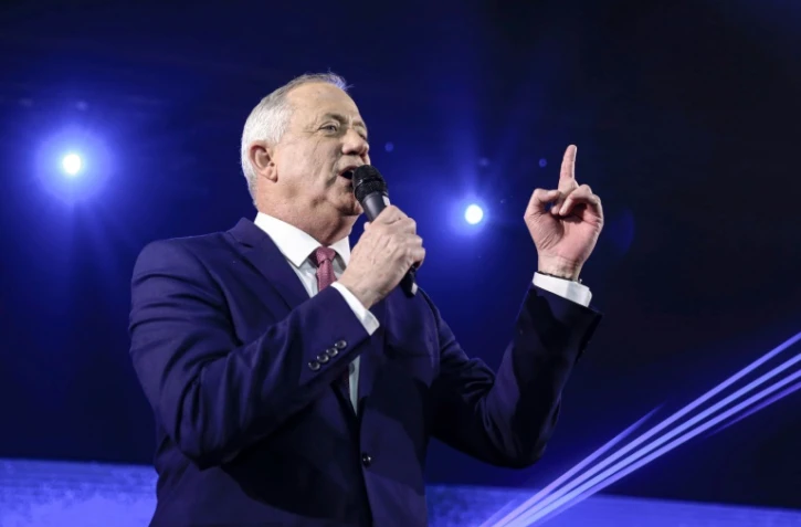 Benny Gantz, chef de la formation centriste "Bleu-Blanc", s'adresse à ses supporters dans la ville de Tel-Aviv (ouest), le 29 février 2020