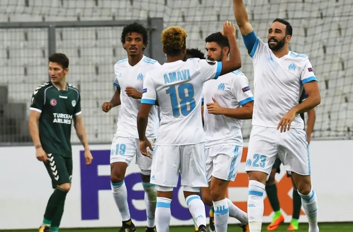 Le défenseur de Marseille Adil Rami (d) auteur de l'unique but du match face à Konyaspor en Europa League au Vélodrome, le 14 septembre 2017 