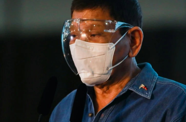 Le président philippin Rodrigo Duterte annonce, le 2 octobre 2021 près de Manielle, qu'il ne se présentera pas à la vice-présidence en 2022 et se retirera de la vie politique à la fin de son mandat