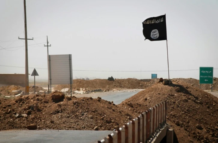Bientôt défait sur le terrain, en Irak et en Syrie, le groupe État islamique (EI) va constituer dans le cyberespace un "califat virtuel" d'où continuer la lutte et galvaniser ses partisans