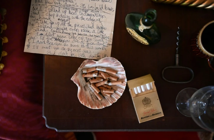 Mise en scĂšne dans un appartement oĂč a vĂ©cu Jimi Hendrix, Ă Londres, le 16 septembre 2020