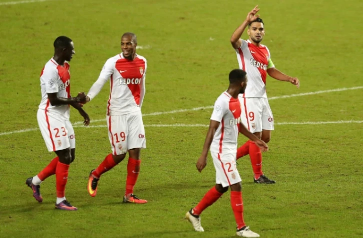 L'attaquant de Monaco Radamel Falcao (d) après un but face à Nancy à Louis-II, le 5 novembre 2016