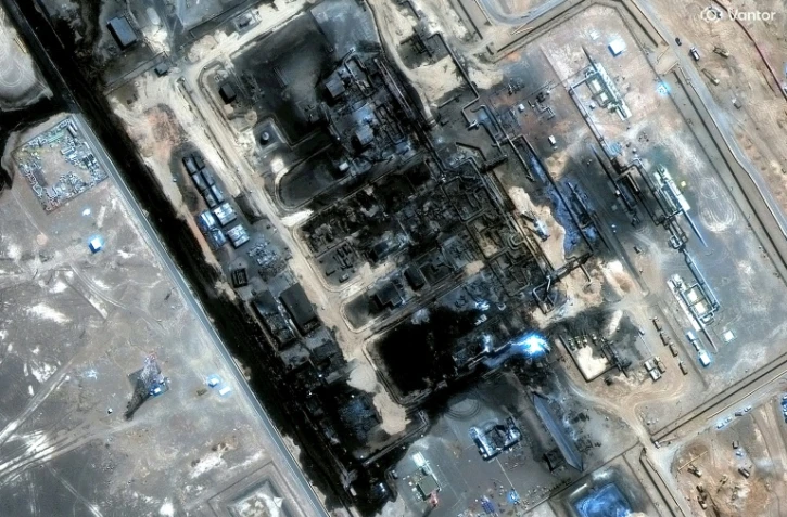 Image satellite fournie par Vantor montrant une station de pompage près de l'oléoduc Est-Ouest (Petroline) de l'Arabie saoudite, à al-Mesabaah, le 13 septembre 2026 après une attaque