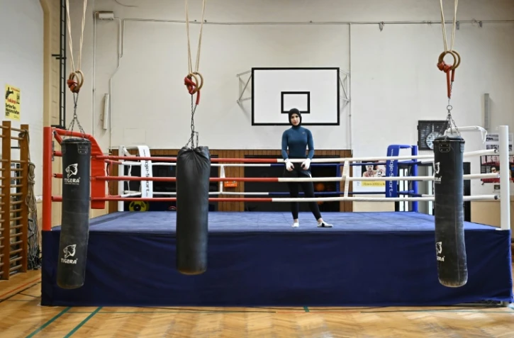 Figure prometteuse de la boxe féminine allemande, Zeina Nassar ferraille aussi pour faire accepter son hijab dans les compétitions internationales. A l'entraînement à Berlin le 23 août 2019