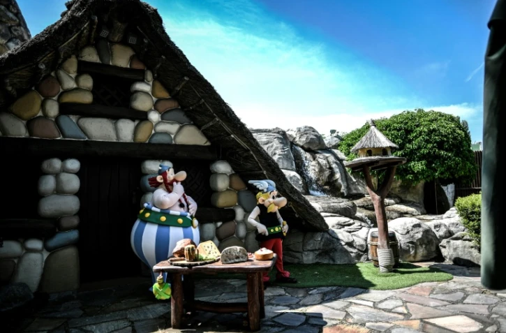 Une mise en scène du parc Astérix le 2 juin 2021, à Plailly, dans l'Oise