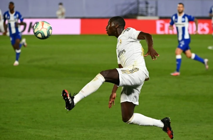 Le latéral français du Real Ferland Mendy contre Alavès au stade Alfredo di Stefano de Valdebebas, près de Madrid, le 10 juillet 2020