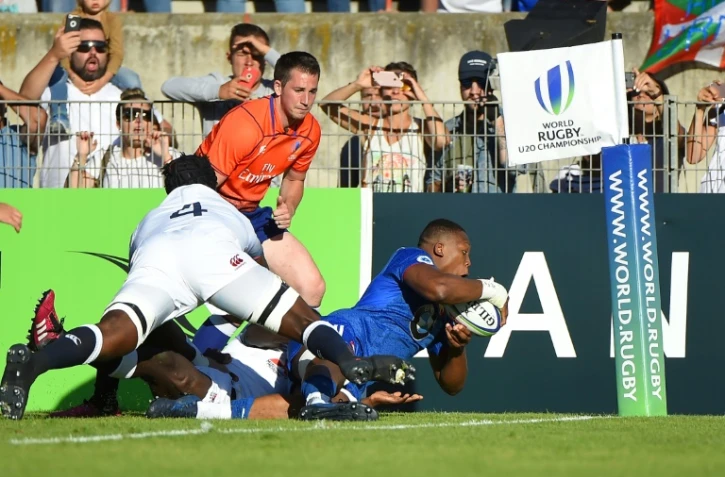 Le Français Cameron Woki inscrit un essai contre l'Angleterre en finale du Mondial U20, le 17 juin 2018 à Béziers