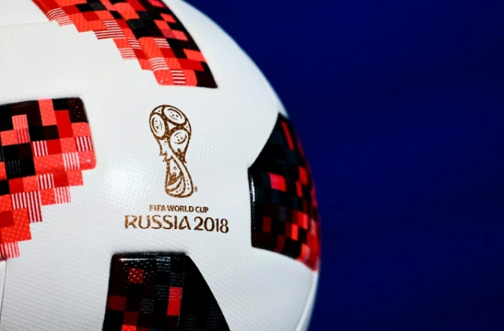 Photo du ballon de la Coupe du monde en Russie prise le 29 juin 2018 au stade de Kazan   