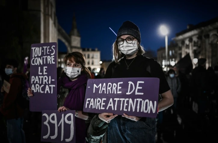 Des manifestantes protestent contre les violences faites aux femmes, le 25 novembre 2020 Ă Bordeaux