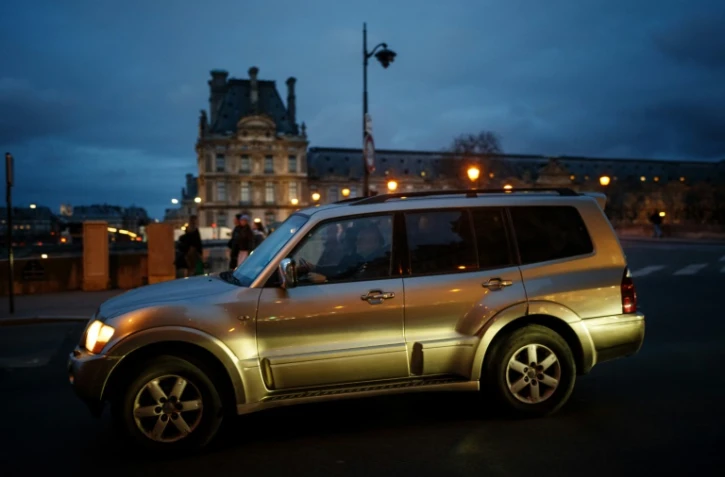 Un 4x4 dans les rues de Paris, le 1er février 2024