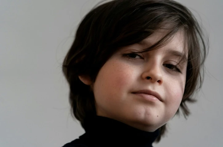 Laurent Simons, à Amsterdam le 21 novembre 2019, ce surdoué néerlando-belge de neuf ans, s'apprête à obtenir son diplôme de licence en génie électrique