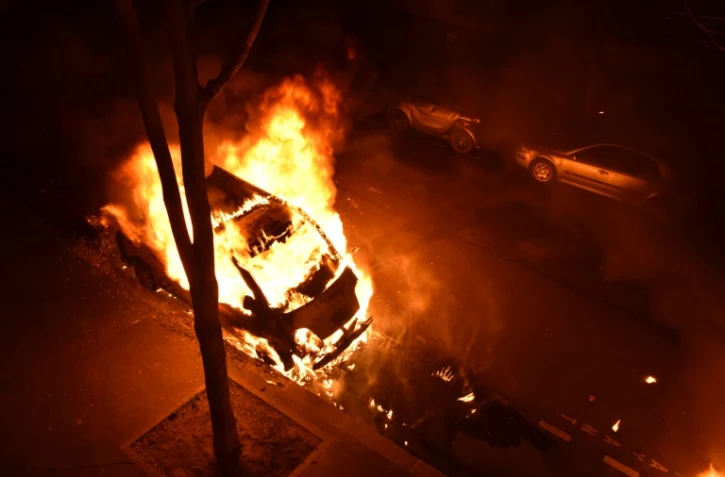 897 voitures ont été brûlées lors des soirées du 13 et du 14 juillet 2017, selon le ministère de l'Intérieur