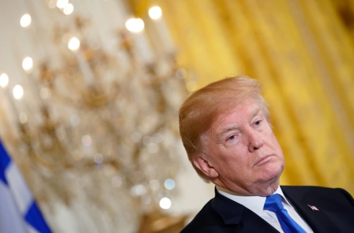 Trump dit n'avoir aucun mal à trouver un avocat, malgré défections et refus