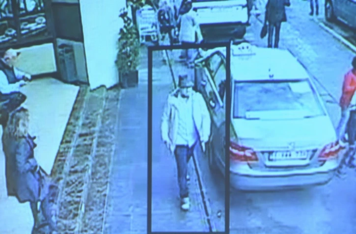 Mohamed Abrini a reconnu devant les enquêteurs belges qu'il était bien "l'homme au chapeau", suspect des attentats de Paris et de Bruxelles