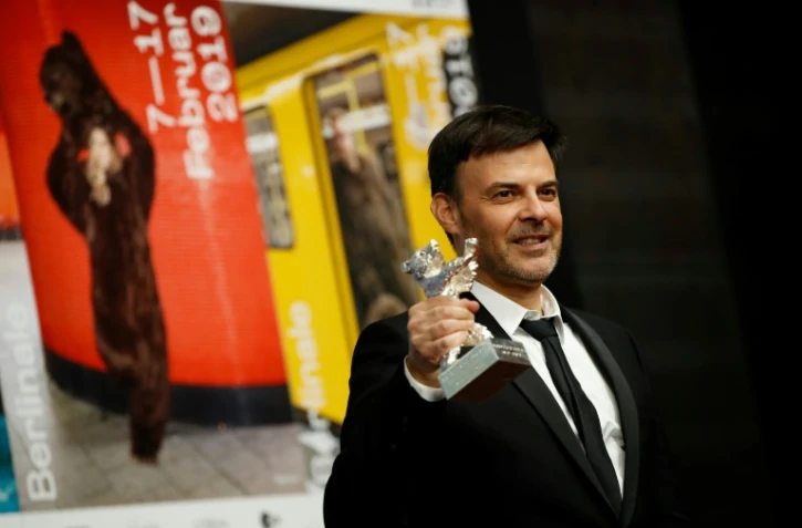 Le réalisateur français François Ozon a reçu le Prix du jury du festival de Berlin pour son film "Grâce de Dieu", le 16 février 2019