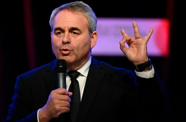 Le président de la région des Hauts-de-France et candidat à la primaire des Republicains pour la présidentielle, Xavier Bertrand, lors d'un meeting à La Baule le 5 novembre 2021