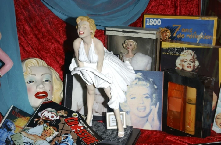 Des souvenirs évoquant Marilyn Monroe exposés au Hollywood Museum en 2004