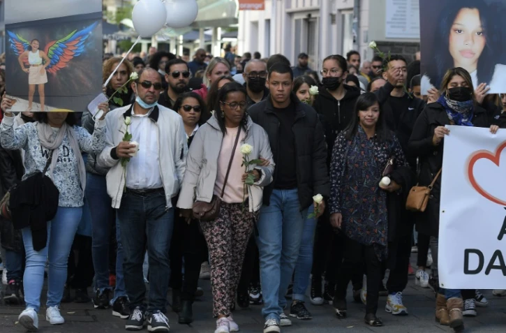 Marche blanche, le 24 octobre 2021 à Mulhouse, à la mémoire de Dinah,  adolescente de 14 ans qui s'est suicidée, victime de harcèlement scolaire selon sa famille