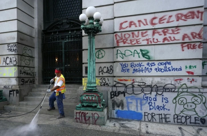 Des graffitis sur un mur, le 22 juillet 2020 à New York