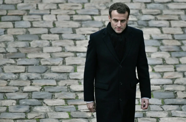 Emmanuel Macron dans la cour des Invalides à Paris, le 26 novembre 2016
