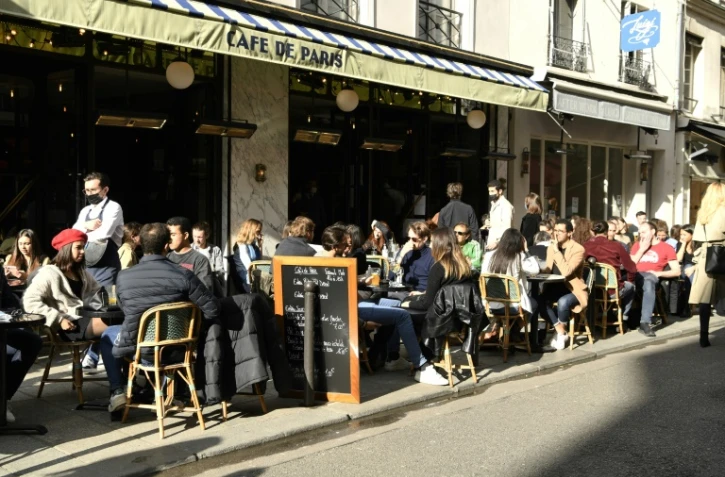 Terrasse pleine à Arcachon le 19 mai 2021, jour de la réouverture