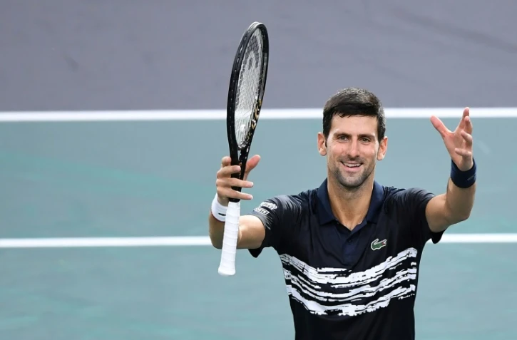 Le Serbe Novak Djokovic très facile vainqueur du Grec Stefanos Tsitsipas en quart de finale du Masters 1000 de Paris, le 1er novembre 2019