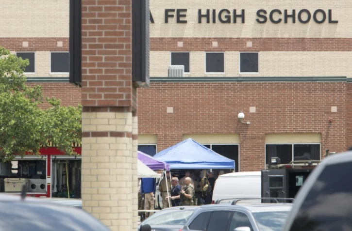 Le Santa Fe High School où un élève a tué 10 personnes et en a blessé 10 autres vendredi