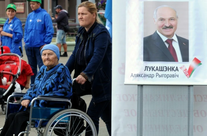Le portrait du président Alexandre Loukachenko le 10 septembre 2015 dans une rue de Minsk