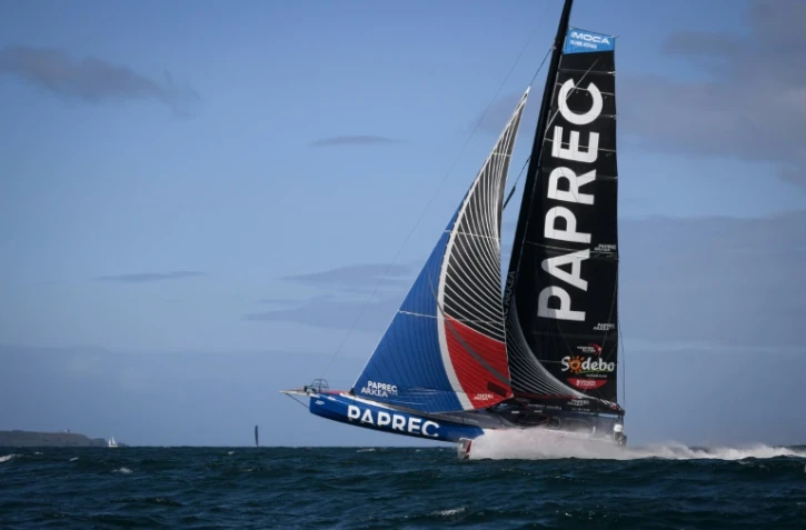 Yoann Richomme à bord de son Imoca Paprec Arkéa, au large de Lorient, quelques mois avant de prendre le départ de la 10e édition du Vendée Globe, le 16 avril 2024