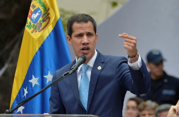 L'opposant vénézuélien et président autoproclamé Juan Guaido s'adresse à ses partisans à Caracas, le 19 avril 2019