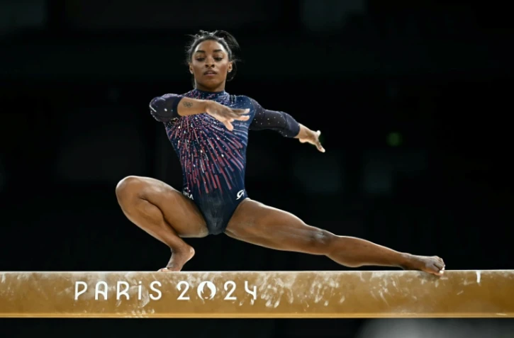 La gymnaste américaine Simone Biles s'entraîne à l'Arena de Bercy à Paris le 25 juillet 2024