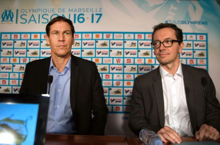 Le nouvel entraîneur de l'OM Rudi Garcia (g) et le président du club Jacques-Henri Eyraud en conférence de presse au centre d'entraînement, le 21 octobre 2016