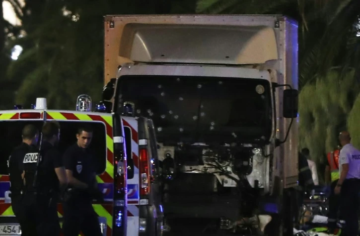 Le camion criblé de balles qui a foncé sur la foule le 14 juillet 2016 à Nice