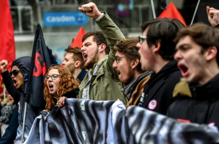 Des manifestants à Lille le 22 mars 2018