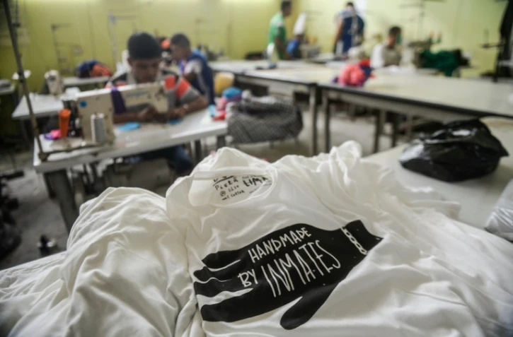 Des vêtements d'une marque haut de gamme fabriqués par détenus péruviens, le 1er mars 2016 à la prison San Pedro à Lima