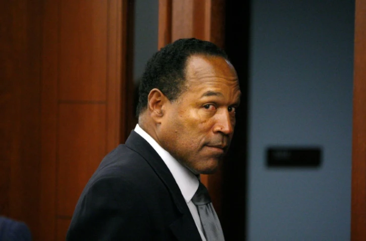 O.J. Simpson quitte le tribunal le 22 septembre 2008 à Las Vegas
