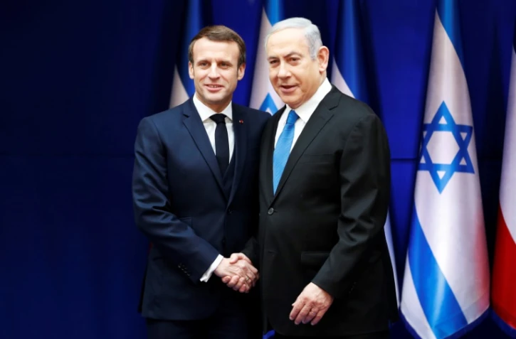 Emmanuel Macron (g) et Benjamin Netanyahu à Jerusalem, le 22 janvier 2020