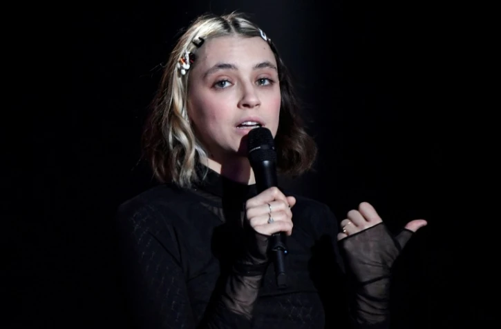 La chanteuse française Claire Pommet alias Pomme aux 36e Victoires de la Musique, à la Seine Musicale à Boulogne-Billancourt, dans les Hauts-de-Seine, le 12 février 2021