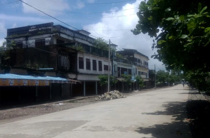 Une rue de Maungdaw, dans l'Etat Rakhine, où les habitants ont été priés par les autorités de rester chez eux, le 25 août 2017