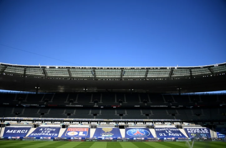Des bannières installées pour la finale de la Coupe de la Ligue au Stade de France, le 30 juillet 2020