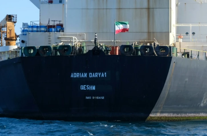 Un drapeau iranien flotte à bord du pétrolier Adrian Darya, connu auparavant sous le nom de Grace 1, au large des côtes de Gibraltar le 18 août 2019
