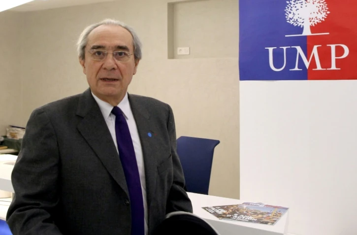 L'ancien ministre et ex-député de droite Bernard Debré, le 24 janvier 2012 à Paris